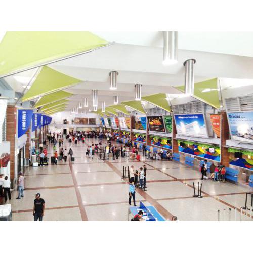 <p>Iluminación sala Cheking aeropuerto Solatube DS 750</p>